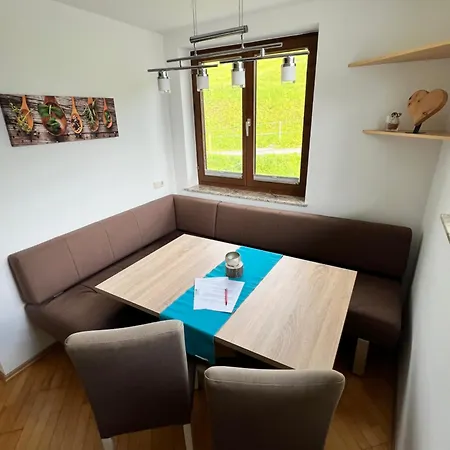 Bio Bauernhof Oberbenk * וואגריין